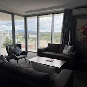 Apartment The Perfect Host @ Curtis, Gladstone